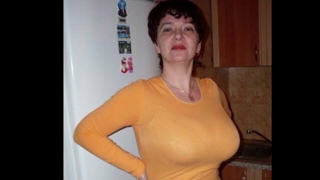 Грудастые бабы бальзаковского возраста без устали сосут крупные члены и дают в щелки
