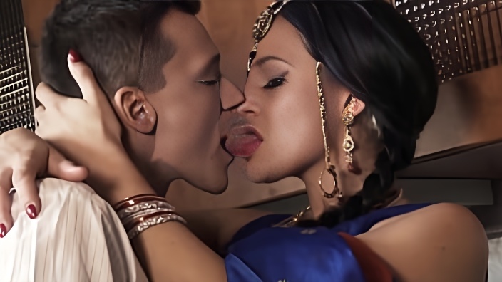 Pakistani housewife fucking on Bollywood song