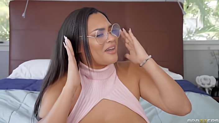 Garage Banned - Ashlyn Peaks, Zoey Sinn / Brazzers / stream full from www.zzfull.com/bann